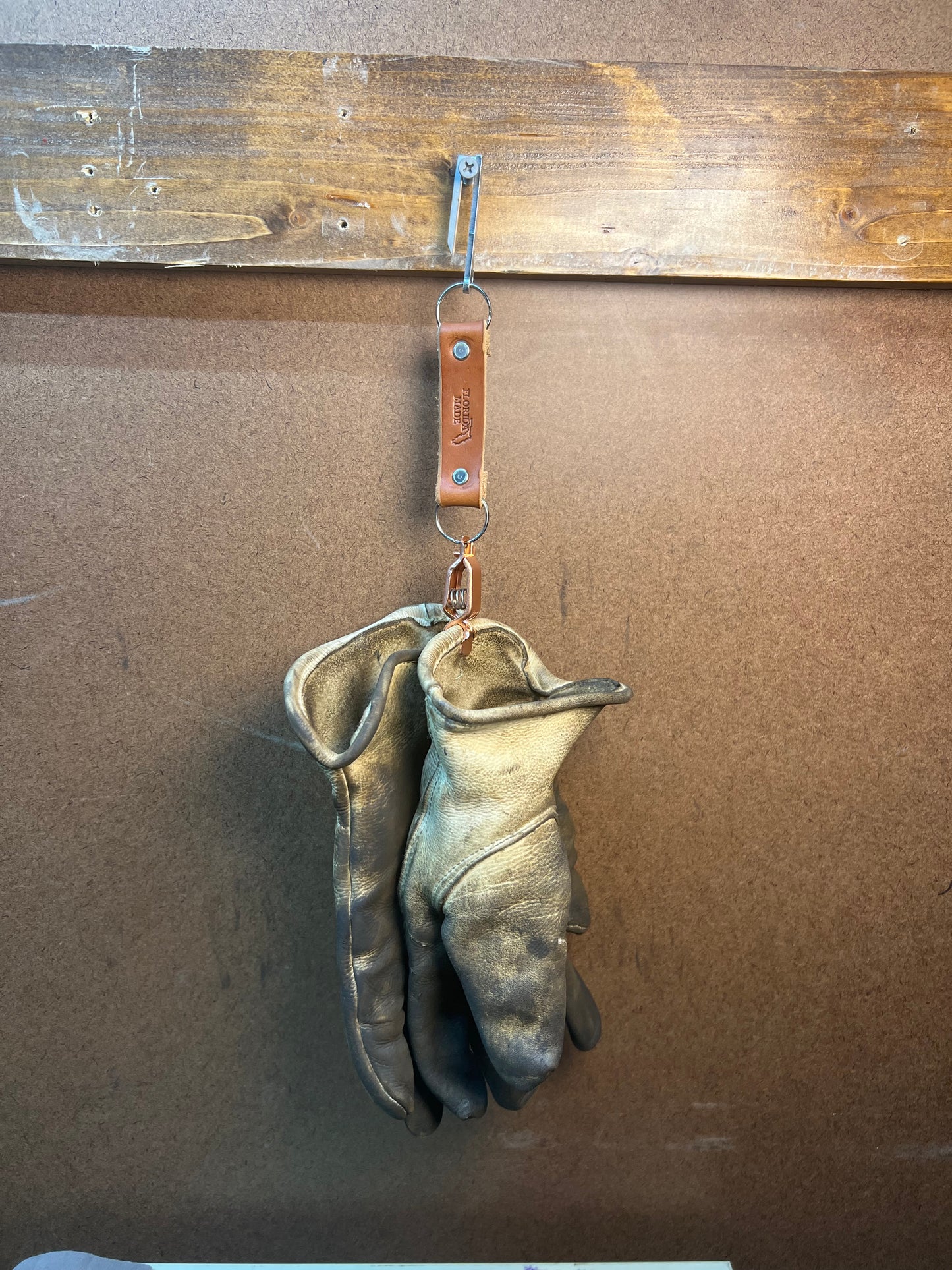 Welding glove lanyard