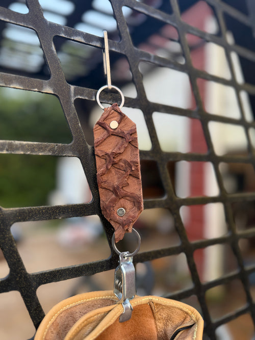 Glove lanyard