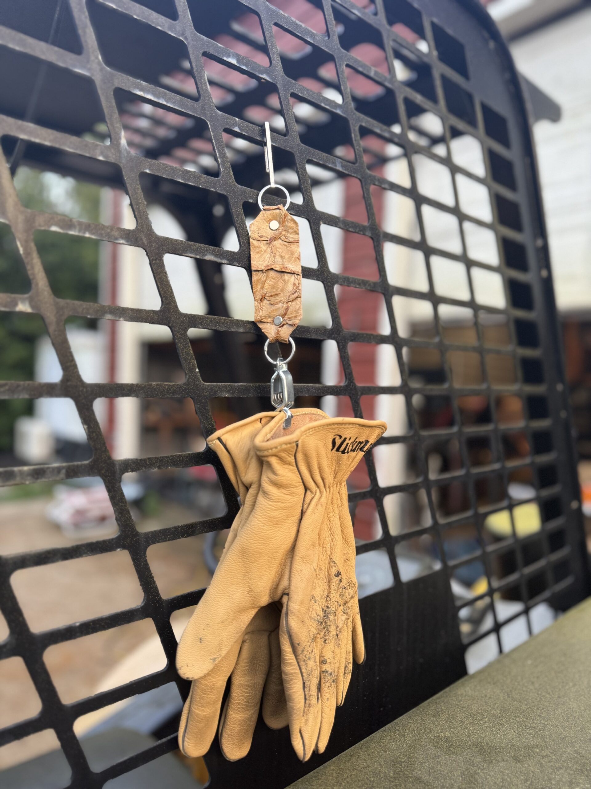 Tan pirarucu glove lanyard - Image 2