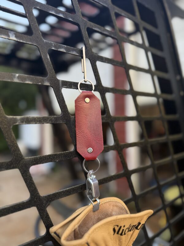 Glove lanyard
