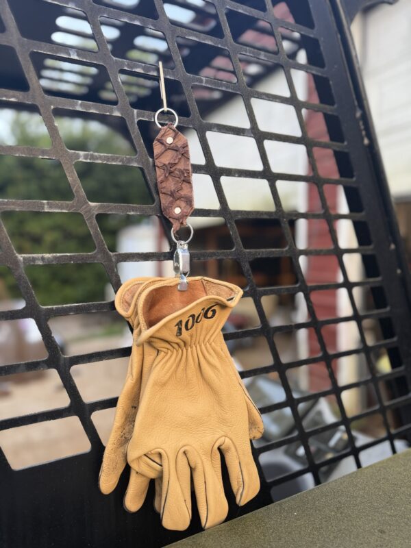 Brown pirarucu glove lanyard - Image 2