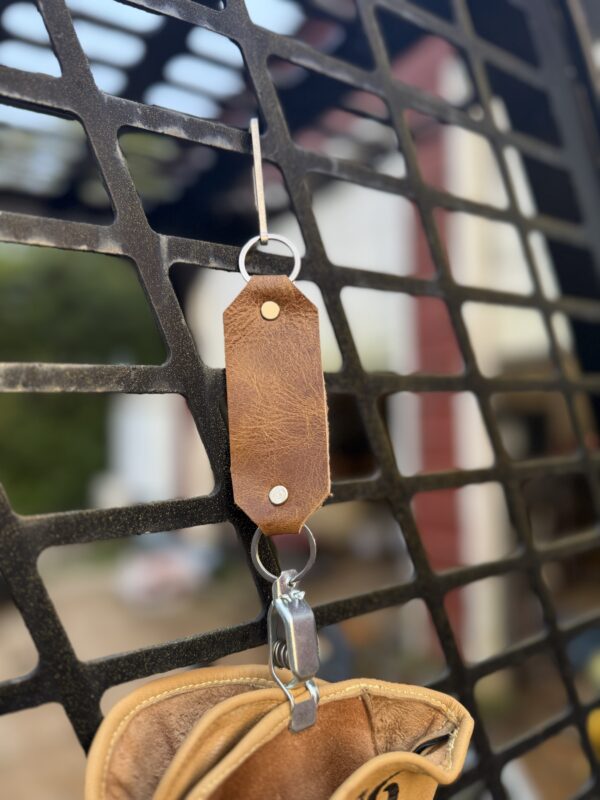 Glove lanyard